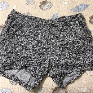 Patterned high rise shorts